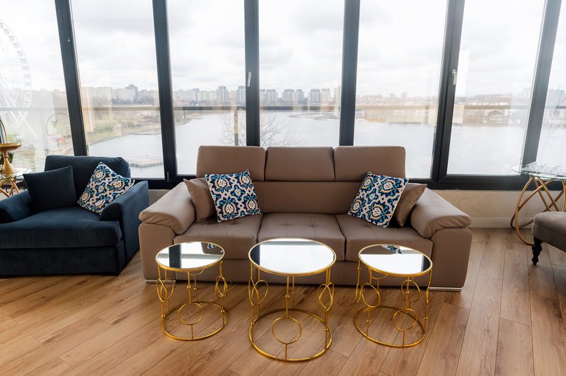Penthouse la Brater, cu priveliște panoramică spre lac și roata mare